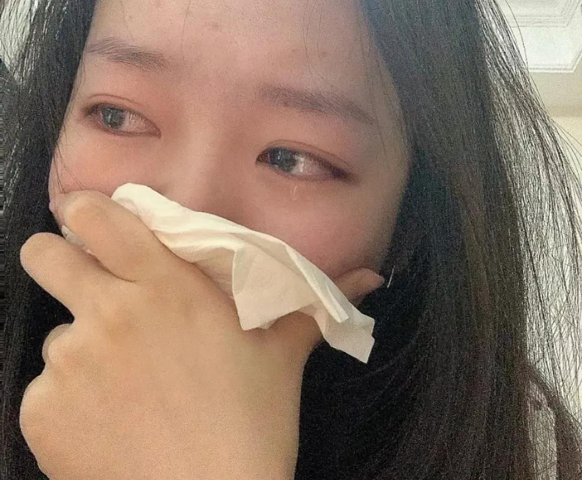 夜里十点，前夫突然给我发信息，问我过得好不好？我看到了，没有回复。十分钟