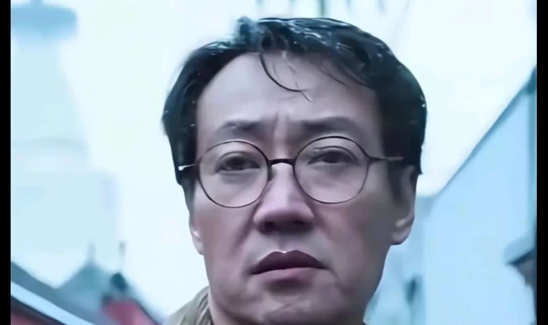 只有失去过最亲最爱的人才会懂现在的辛柏青他已经“失联”两周了，既不接电话