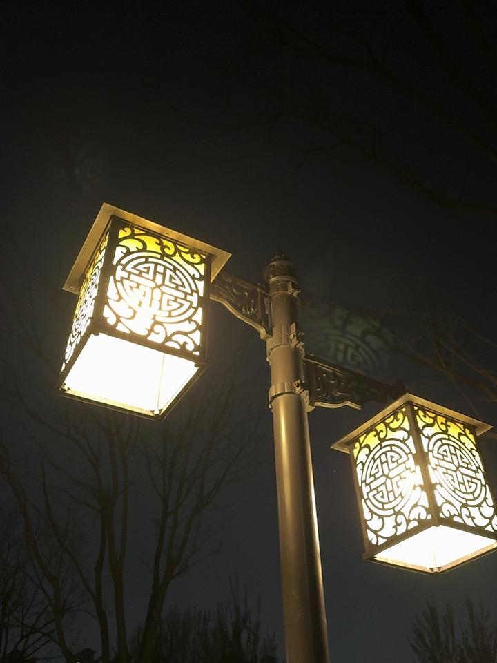 我敢说，领导想裁掉一个人，根本不是因为他下班不看微信，也不是因为他偶尔迟到。