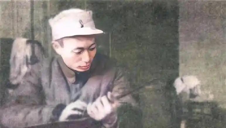 开国将校里唯一申请去台湾的人：1990年11月，99岁母亲在台北荣民总医院病危，