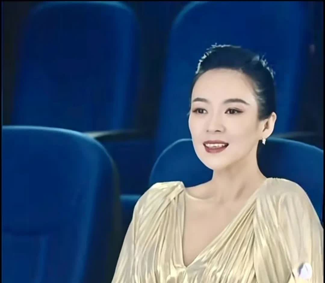 汪峰华表奖凝视章子怡失神网友：离了才知影后多耀眼