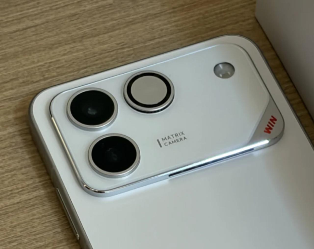 原本我们以为内存芯片涨价，主流手机品牌销量会大幅下滑。但从Counterpoin