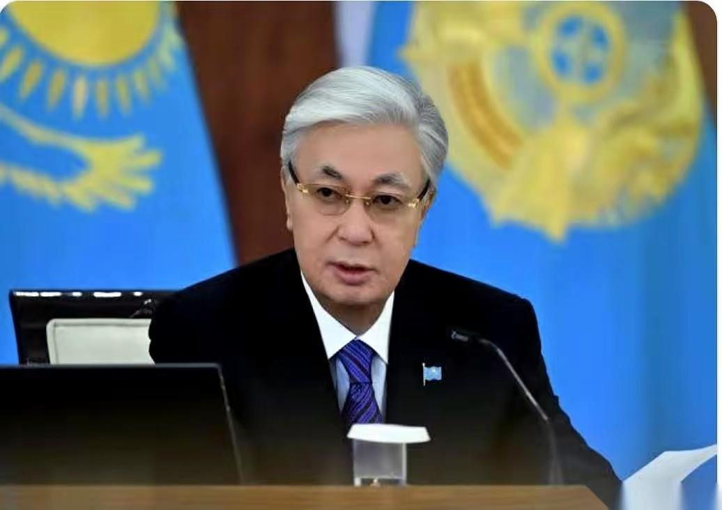 哈萨克斯坦总统托卡耶夫2022年要修改宪法，总统任期只能做一届，也就是7年，做完