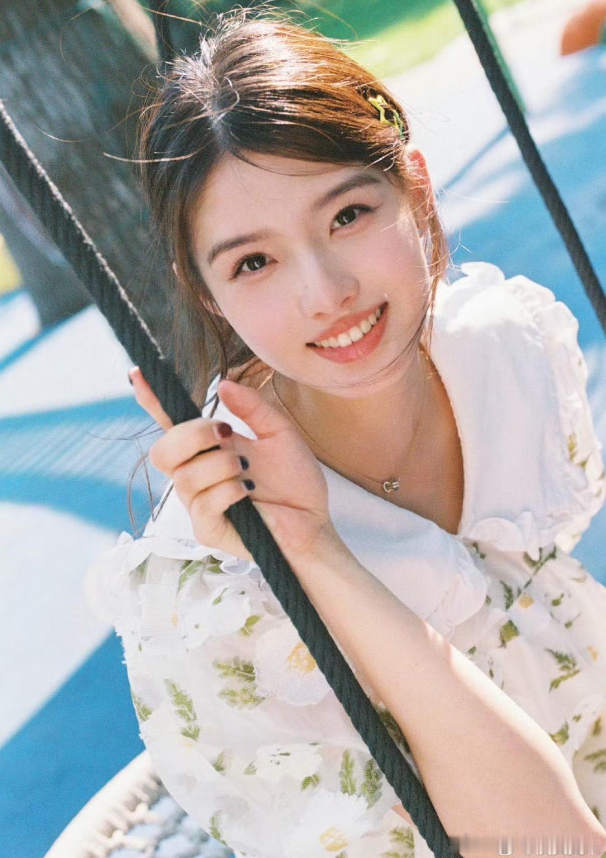 艾米终于迎来了人生中珍贵的18岁，希望艾米也保持住自己的童真快乐，永远开心快乐的