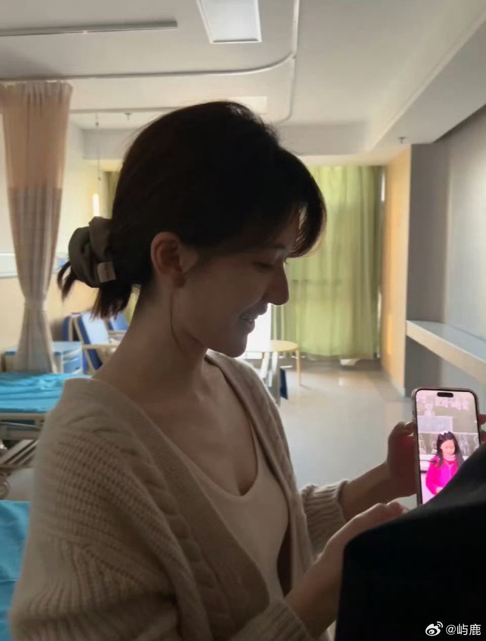 “赵露思每次穿搭都能让我一秒钟就种草”​​​