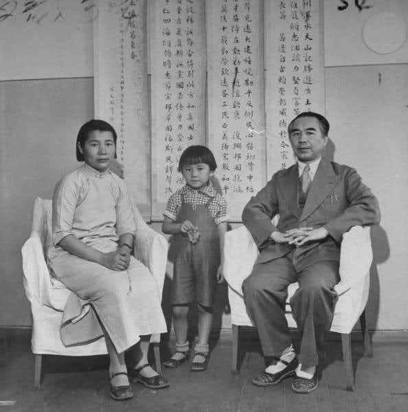 1944年8月29日，国民政府发布任免令，把盛世才调离新疆，到重庆出任农林部长。