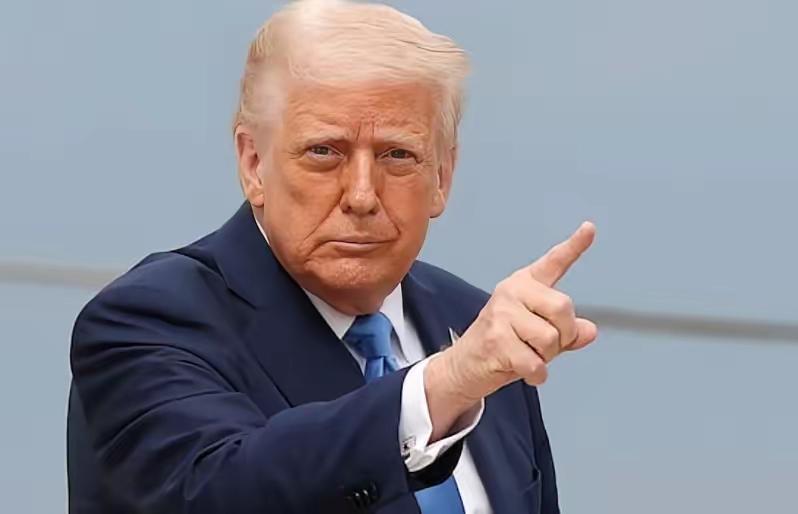 特朗普突然发难，对中国发出前所未有威胁，还提极过分要求​美国总统特朗普25日