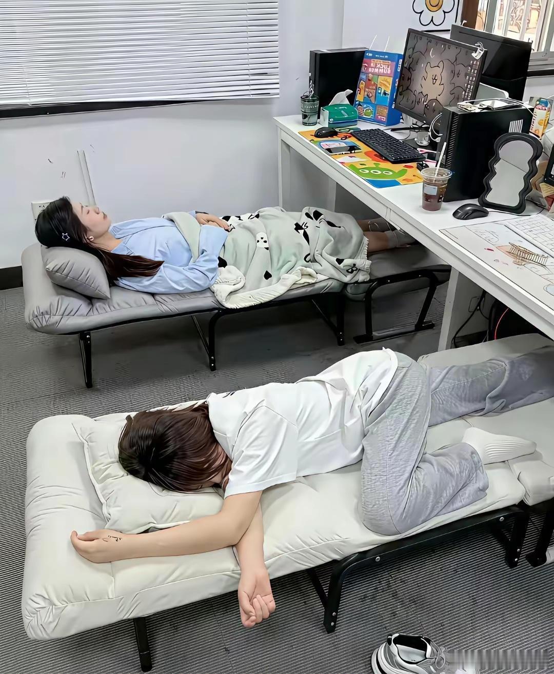同样是午休，左边可能工资更高，你信吗？​​​