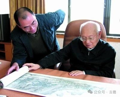 特意查了一下陆挺兄妹的背景，不查不知道，妹妹陆昂是嘉德创始人前妻，哥哥陆挺是