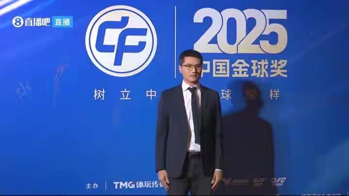 武磊25年基本上都一年没踢球，还可以去拿奖，倒车吗[捂脸哭][捂脸哭][我