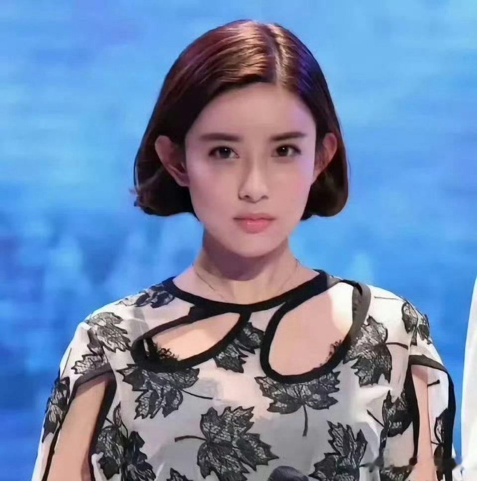孟子义刚出道时期的样子​​​