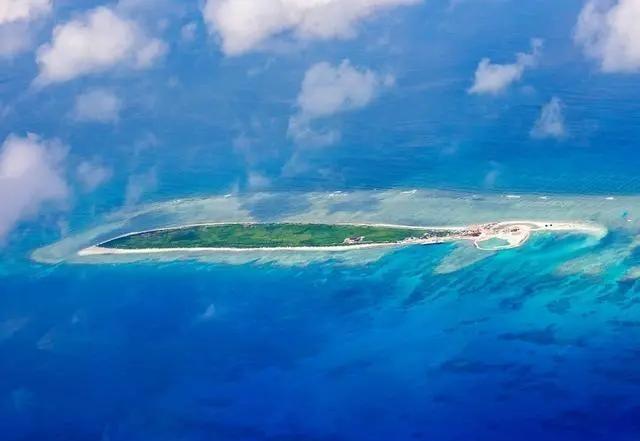南海仲裁这张牌，不能每次都靠一句“我们不参与、不承认”防守过去。道理很简单：仲裁