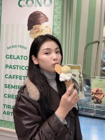 刘涛我记起来了都记起来了涛姐重游花少1罗马同款地点，这波操作直接把回忆拉满！