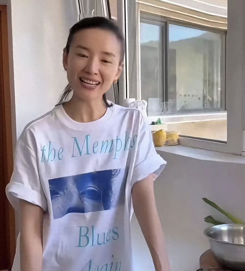 董洁回大连娘家住豪宅尽孝心还能看山海