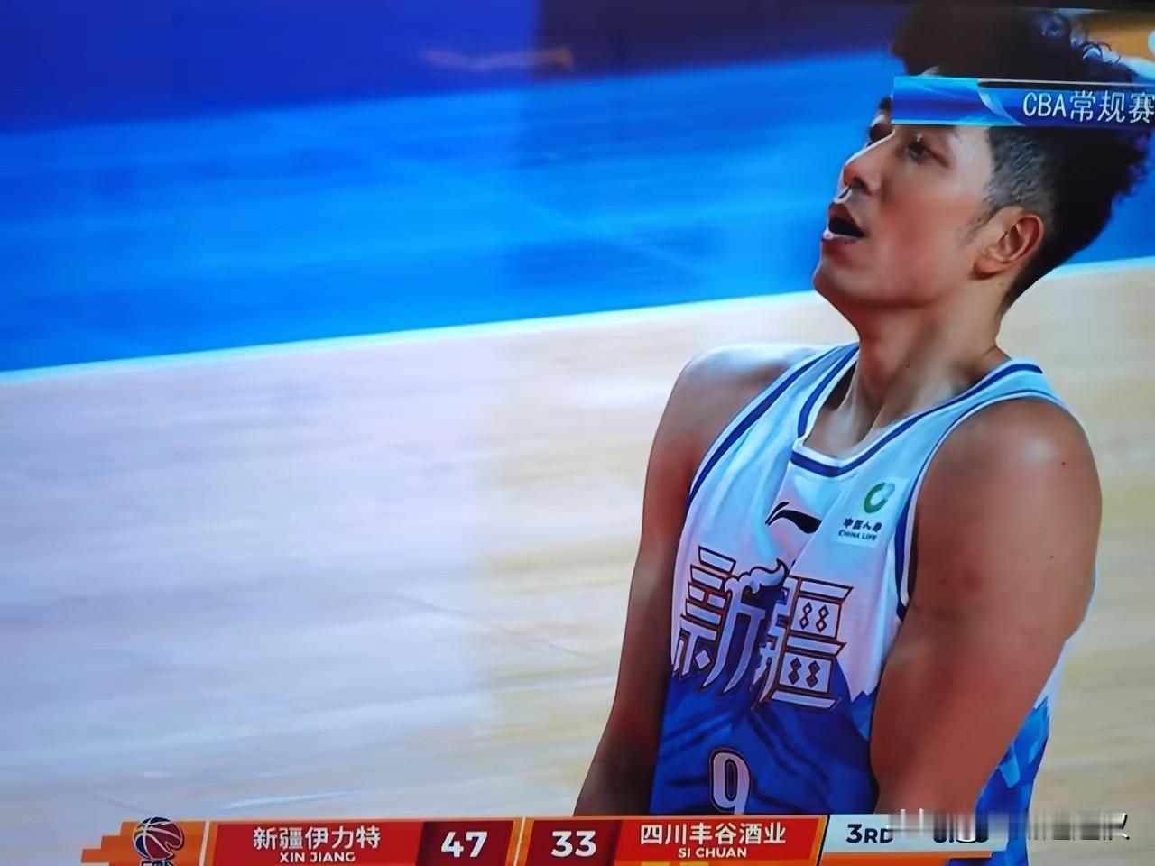 CBA球星点评新疆队吴冠希，本赛季历经腿部手术的吴冠希，一度因状态低迷深陷质疑，