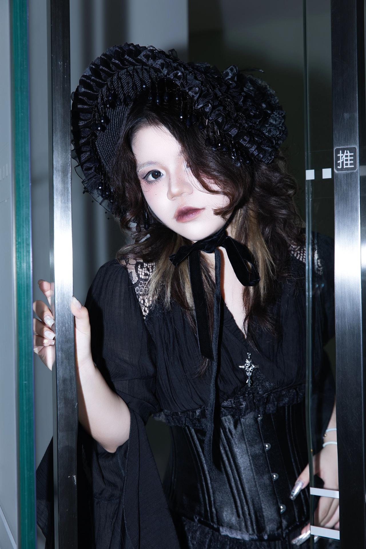 长沙约拍📷-哥特风&国金停车场模特：火鸡设备：CanonEOSR62