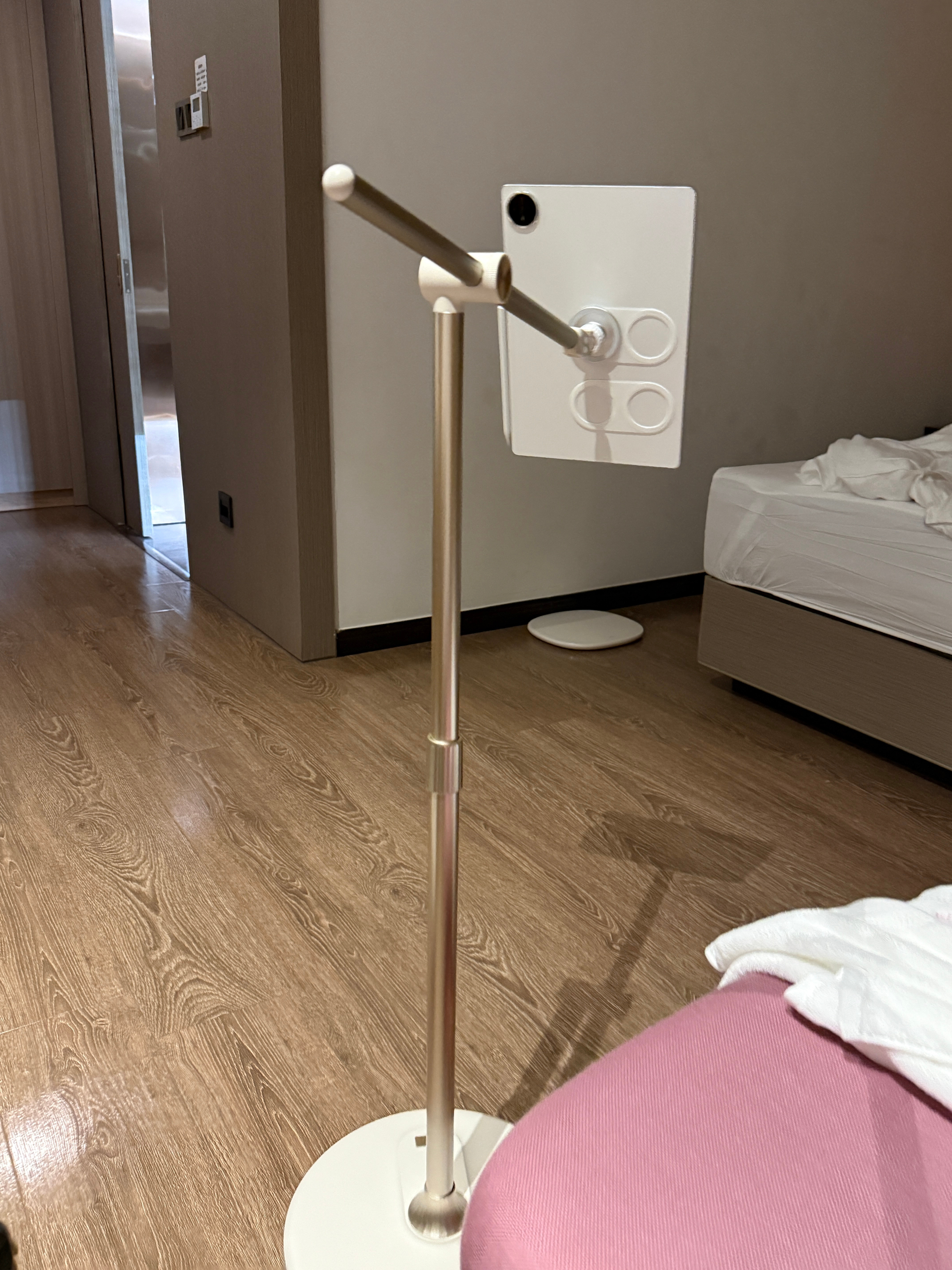 华为啥时候出一个16寸的平板啊，那样就更像闺蜜机了，大屏幕刷起来确实爽