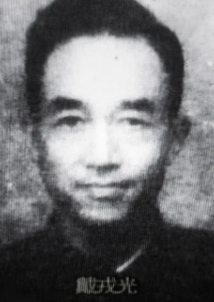 1948年，国民党江阴要塞的司令位置空了出来，地下党为了拿下这处长江咽喉要地，特