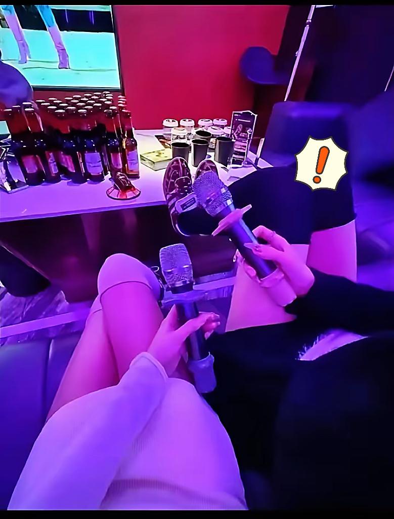 重庆，一男子在KTV认识一陪酒女大学生，心疼她一边上学一边陪酒，主动提出每月给8