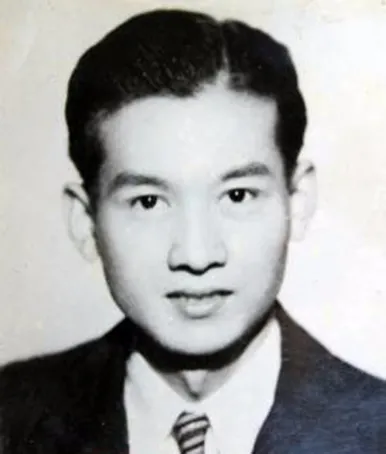 1988年，在台湾42年的我党地下工作者，伪装身份回到大陆。没想到到家后，却看到