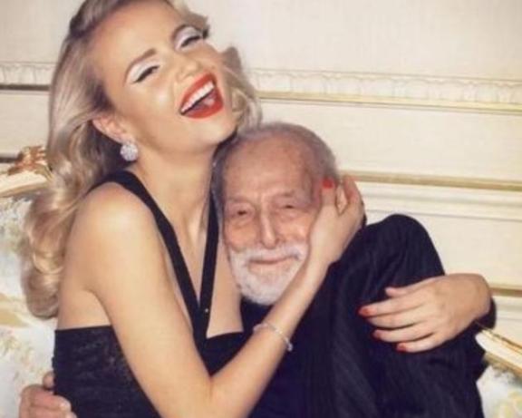 1994年，89岁高龄的石油大亨，娶了26岁脱衣舞女郎，新婚才14个月后，石油大