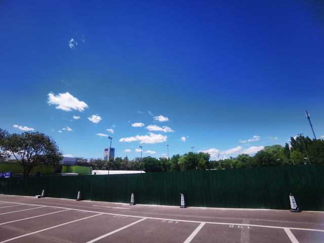 BMW-X1体验X1(2.0)买车不到一月，有以下几个差一点和好一点的亲身体