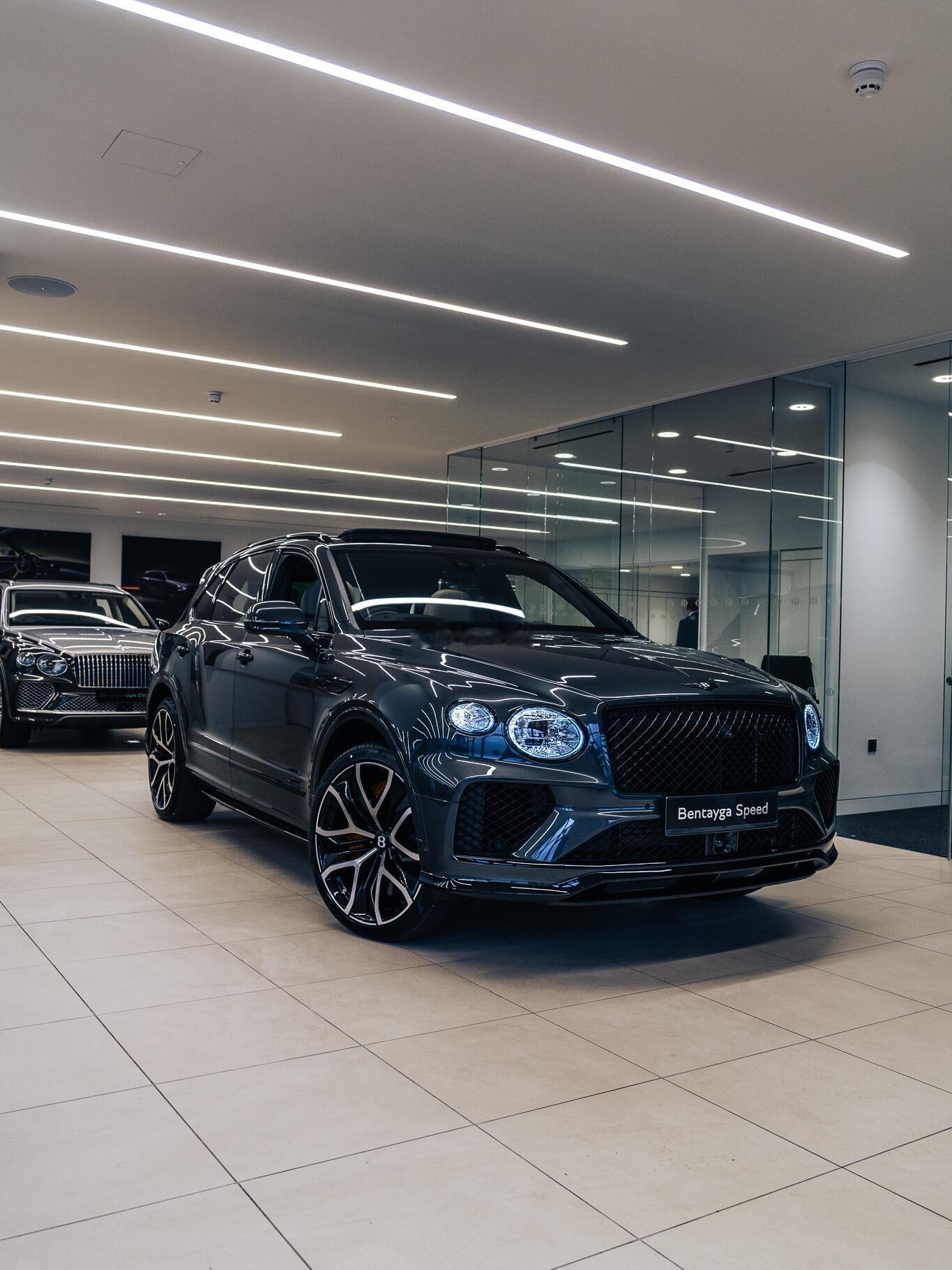 宾利添越，精致的精髓，由动力提升：宾利有史以来最强大的Bentayga，对于纯粹