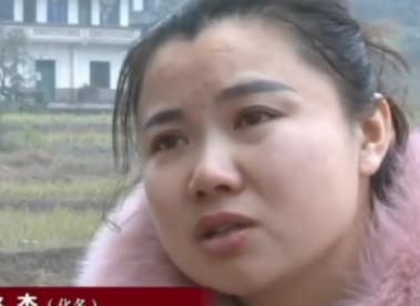 2015年，河南一女子在工厂干活时，突然，一句不经意的方言飘进她的耳朵，她猛地回