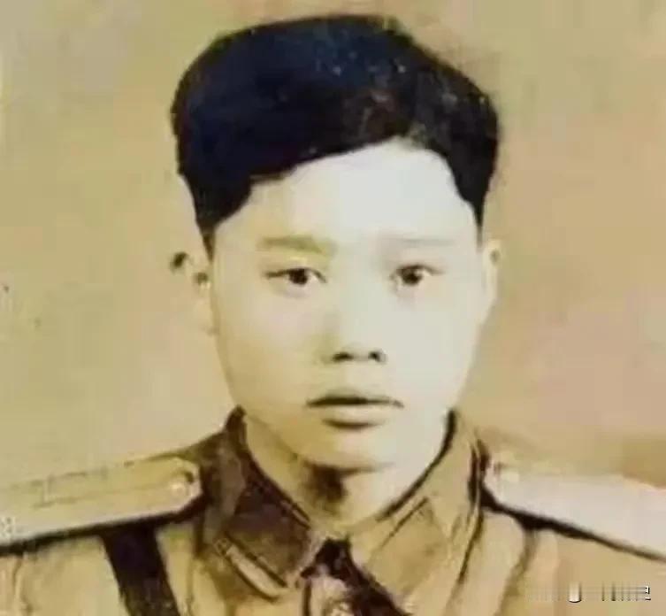 1951年2月，朝鲜战场，小战士潘天炎就上了个厕所，等他回来后，却发现自