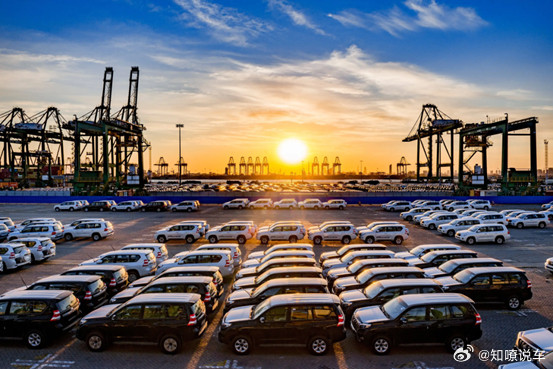 利润率创五年新低，中国汽车越卷越穷，多卖172万辆，少挣800亿李书福最近在两会