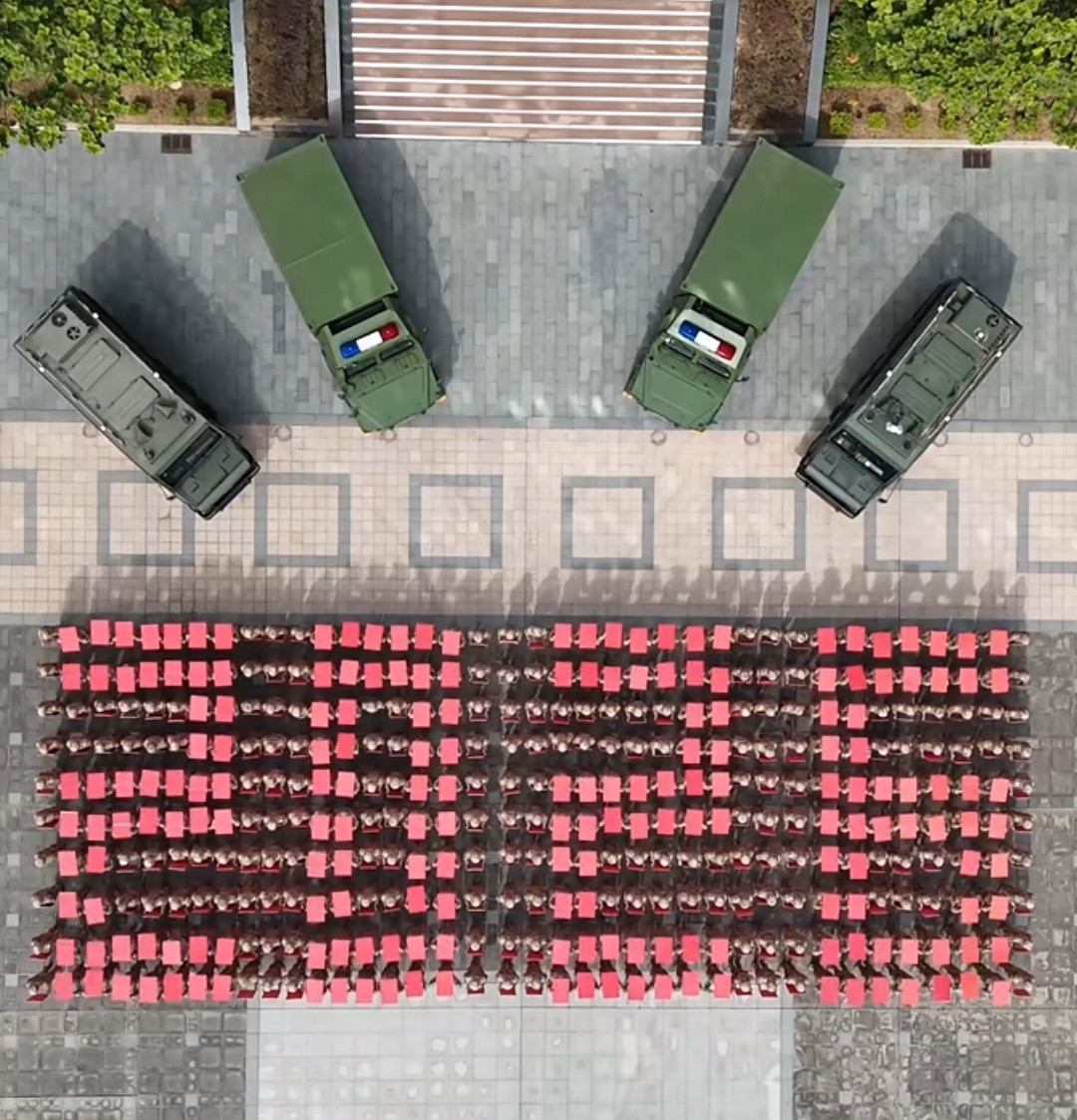 PAP曝光了一款以前没见过的三轴猛三平台载具。