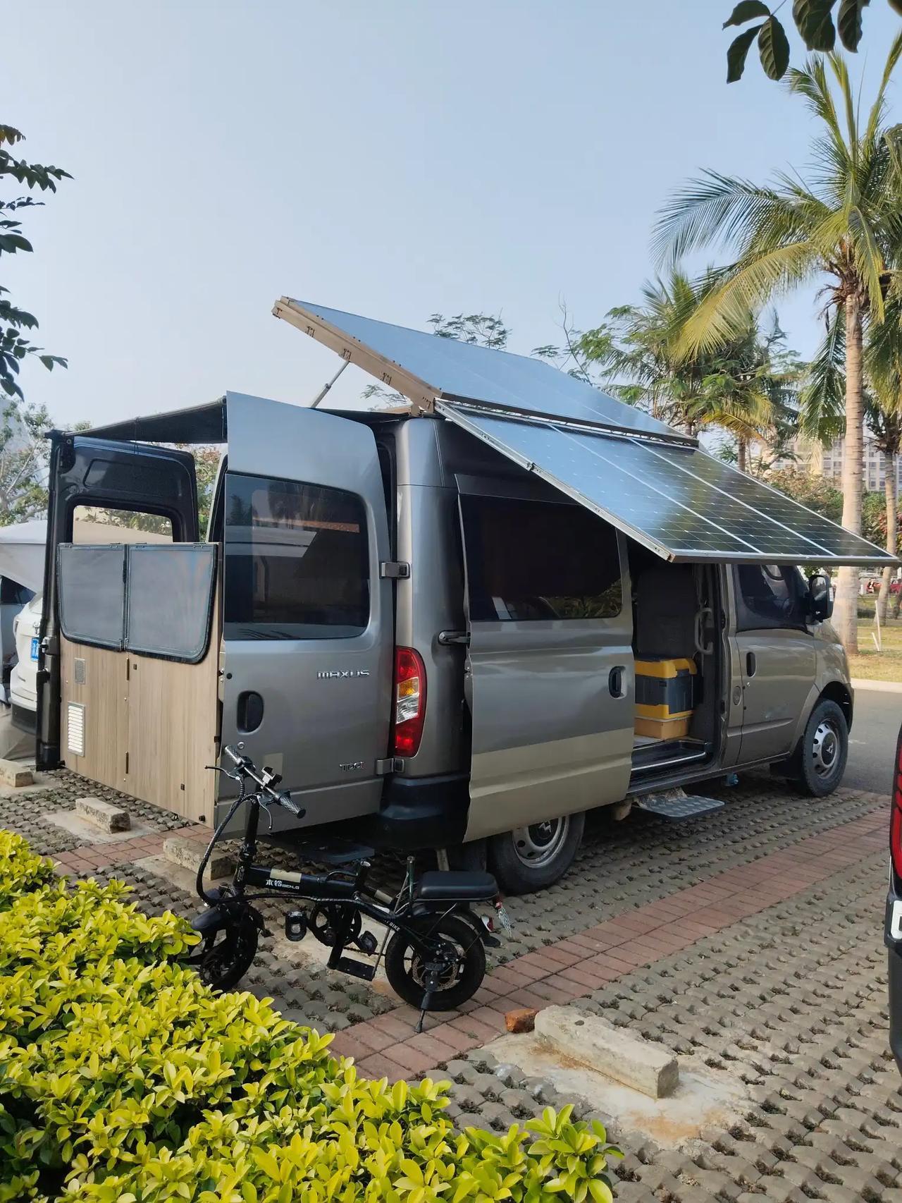 露营车（房车、床车）加装发电效率高的太阳能发电板，非常重要，也是必须装的。这种感