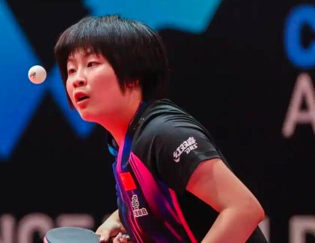 在伦敦球星挑战赛上,中国女乒年青小将覃予萱再次输给了,日本著名削球手桥本帆乃香,