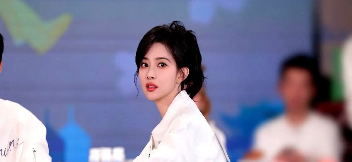 经过这几天连续的被勾践剑的轰炸，终于明白为什么那么多综艺都喜欢请孟子义了。现