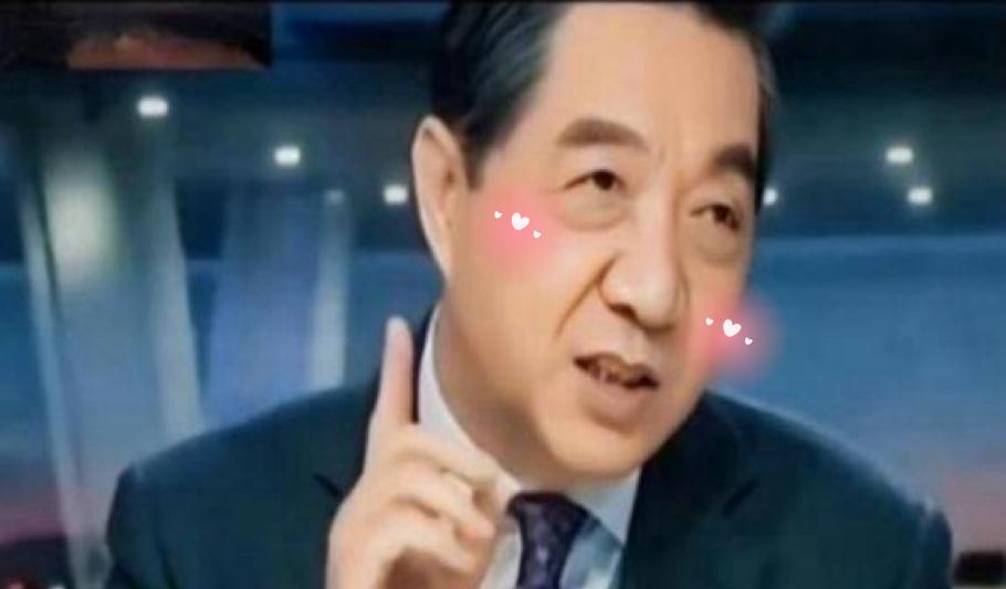 昨晚饭局，一位退休的美国军方情报官喝多了说：千万别被现在的平静骗了，美国从建国到