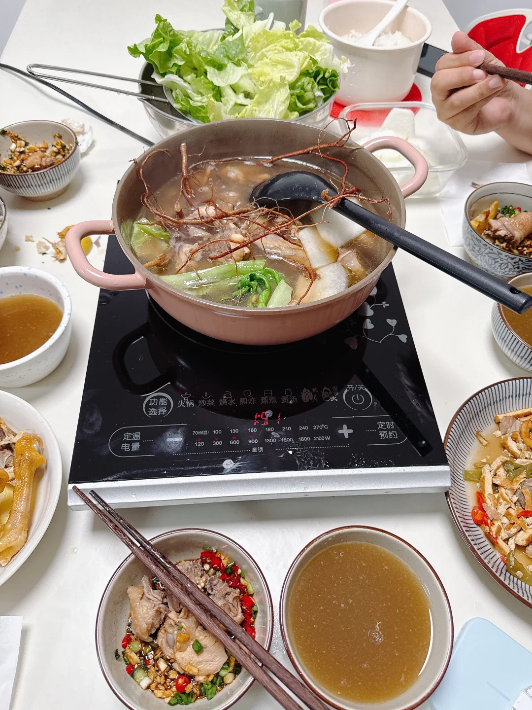 今天在家吃莫氏鸡煲，自家版的