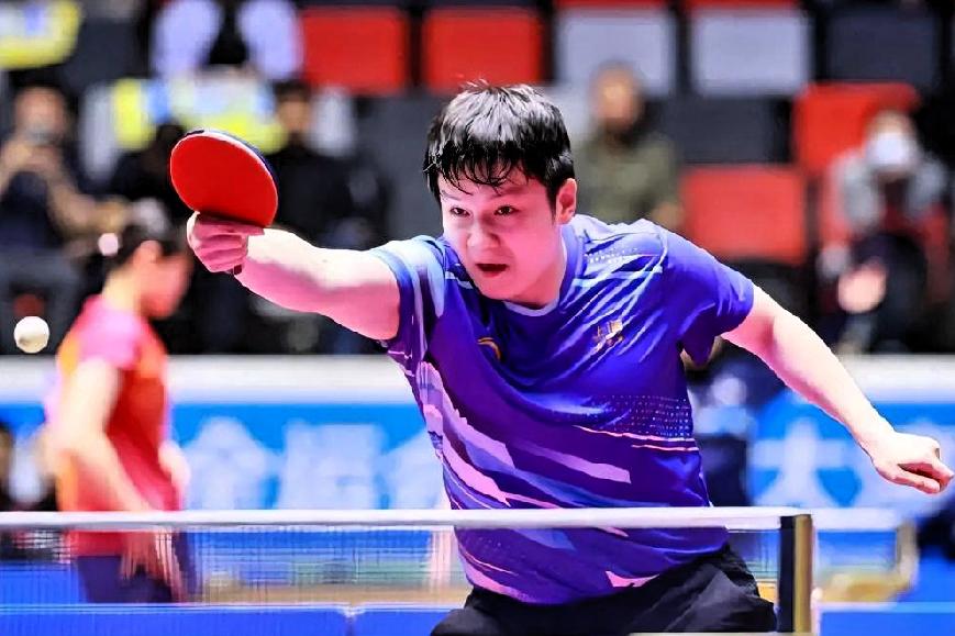 ：1. 技术发挥稳定且关键分能力突出：他的技战术体系愈发成熟，正手爆冲和台