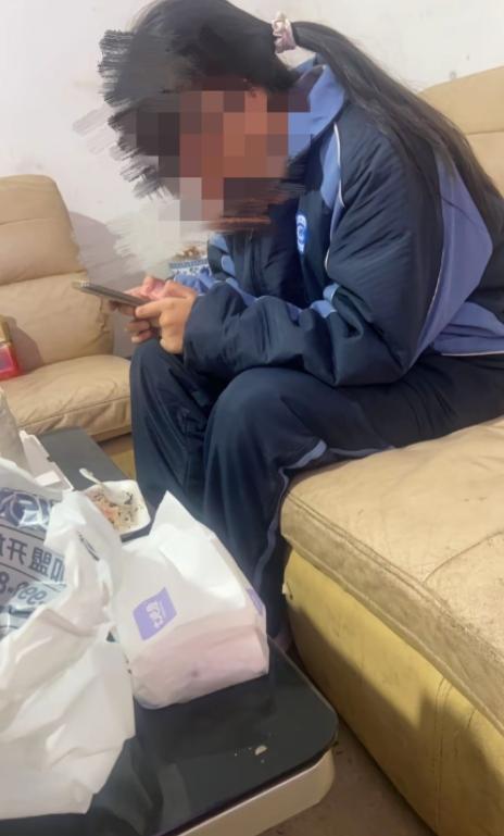 破防了！湖南，一女子不幸得宫颈癌去世，临终前，她将唯一的女儿托付给了闺蜜，还说闺