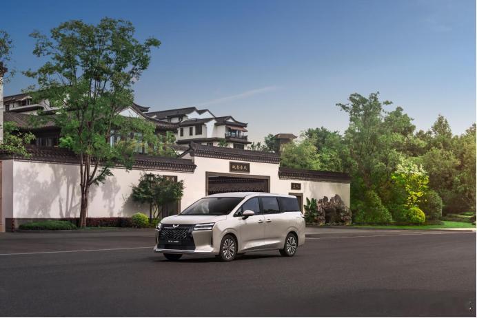 五菱星光730，“新时代人民的MPV”？实现800万辆MPV下线的上汽通用五菱又