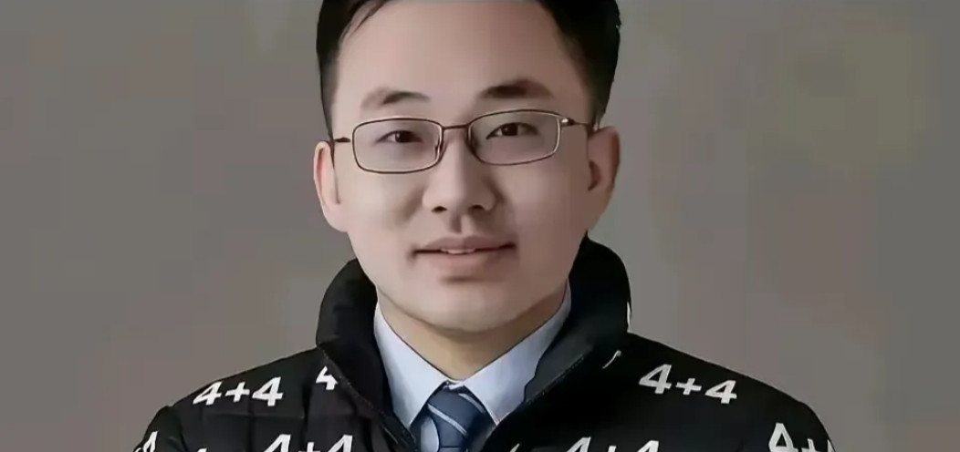 当肖飞身份地位提高了以后他就忘了初心无限放大自己的欲望因为肖飞每年收入能达
