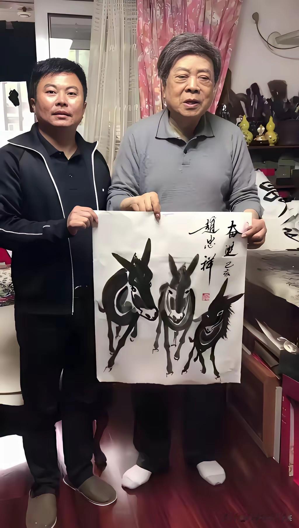 我一直想不通，为什么赵忠祥这么喜欢画驴子？他又不是农民，天天在北京主持节目，一