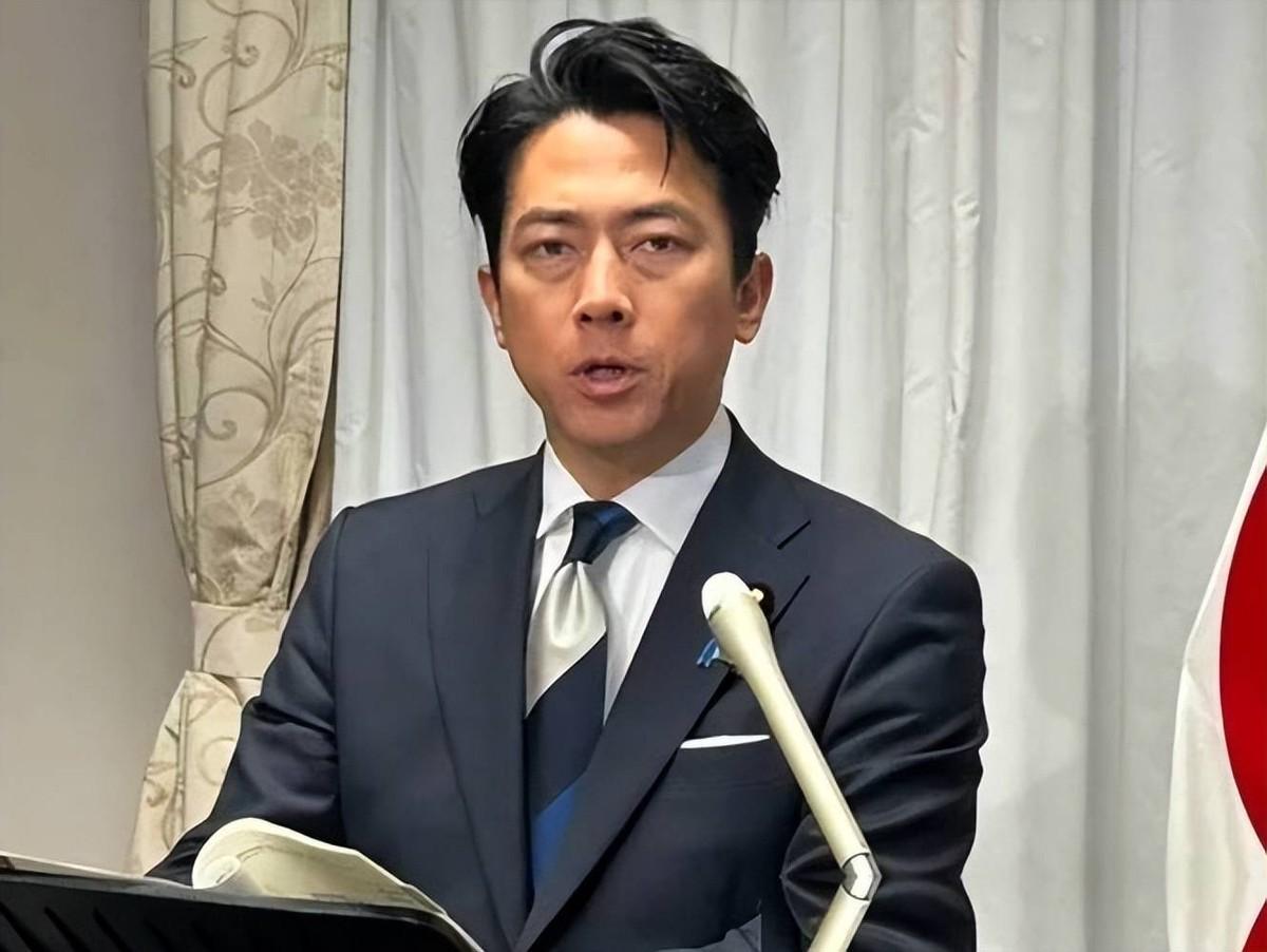 小泉现在很苦恼，因为是他代表日本签了南海仲裁10周年联合声明，这等于他们认定太平
