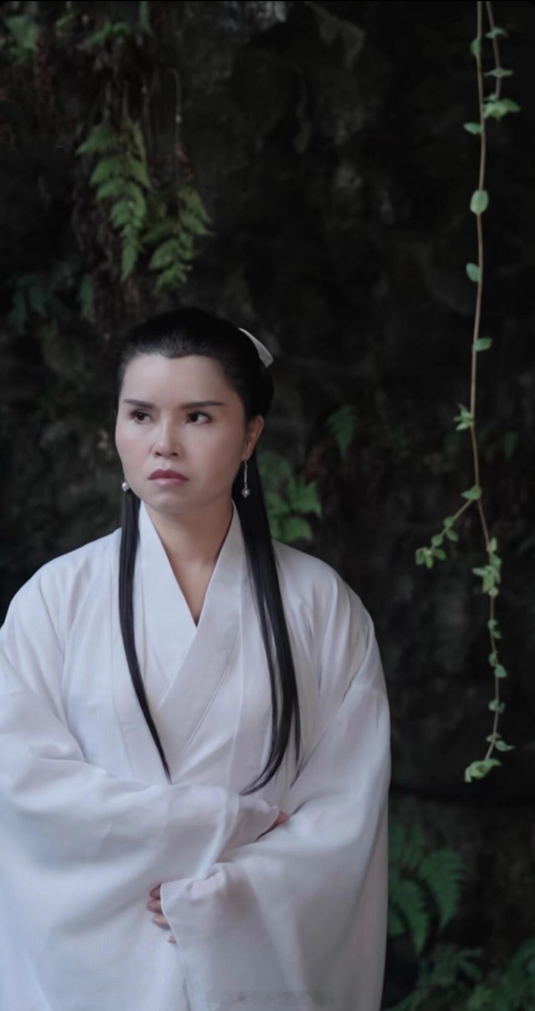 贵州姑娘cos小龙女！从某些角度来看，确实有几分相似​​​