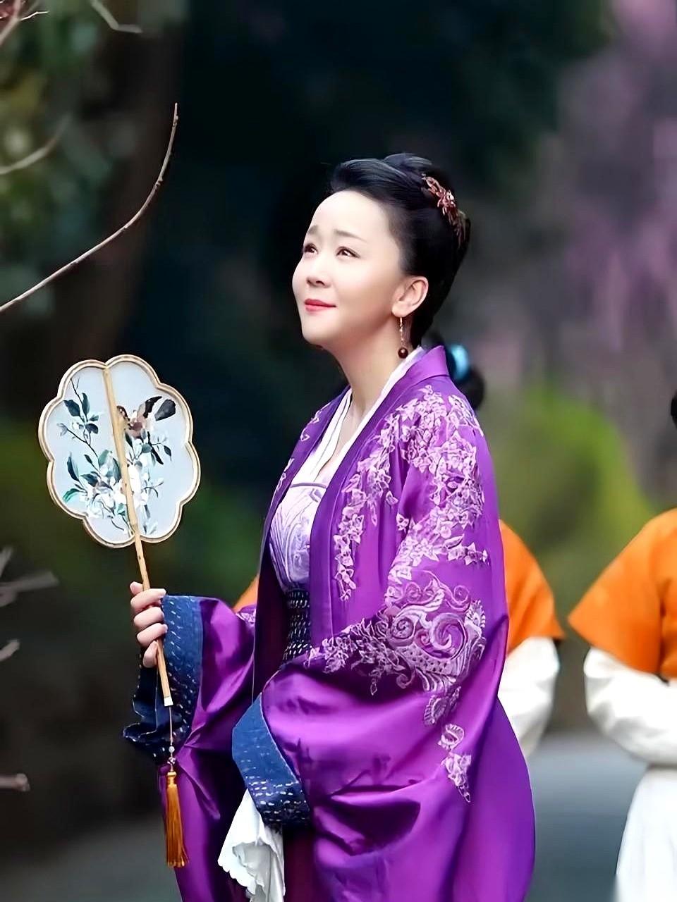 重温《知否》时，看到一条让人想笑的弹幕：“明明小秦氏把顾二哄开心了，儿子爵位就到