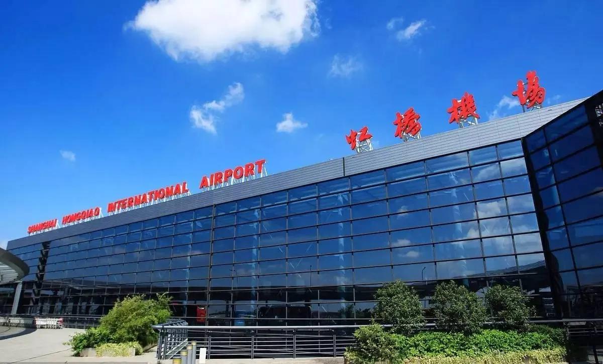 熟悉上海出行的人都知道，浦东、虹桥两大机场看似都是坐飞机，实际定位、客流、体验天