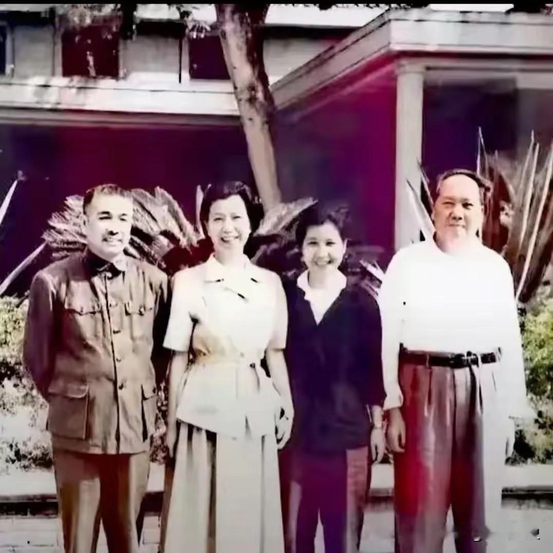 1961年春，毛主席夫妇到广东考察，与时任广东省委第一书记的老战友陶铸及其夫人曾