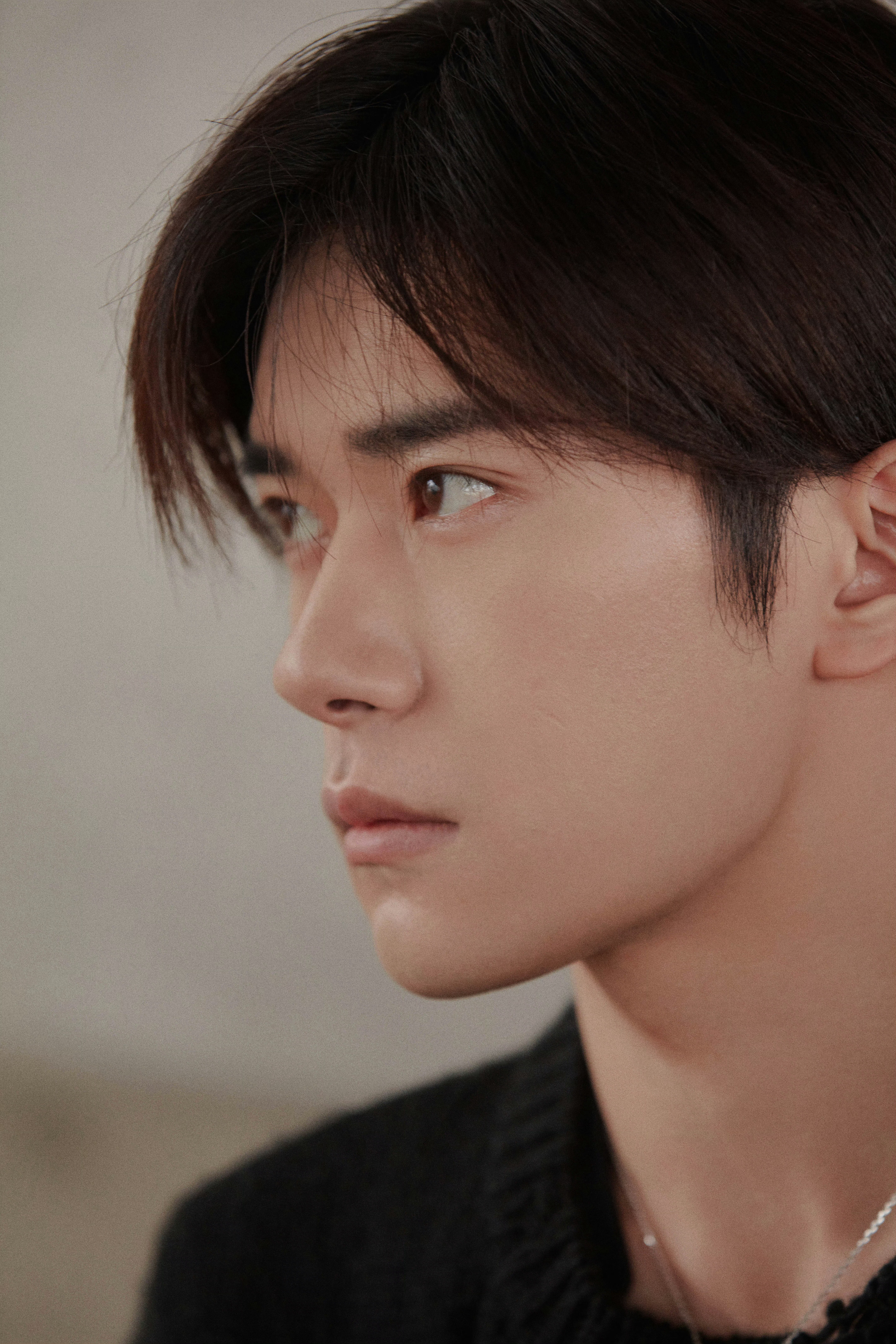 没认出这是易烊千玺易烊千玺在《小小的我》中出演就够震撼的，没想到还有更颠覆的，