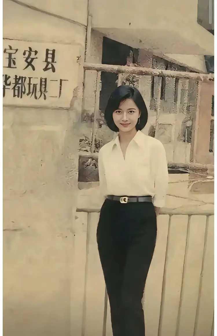 上个世纪的美女，是真正的美女。现在的美女，就令人嗬嗬了。