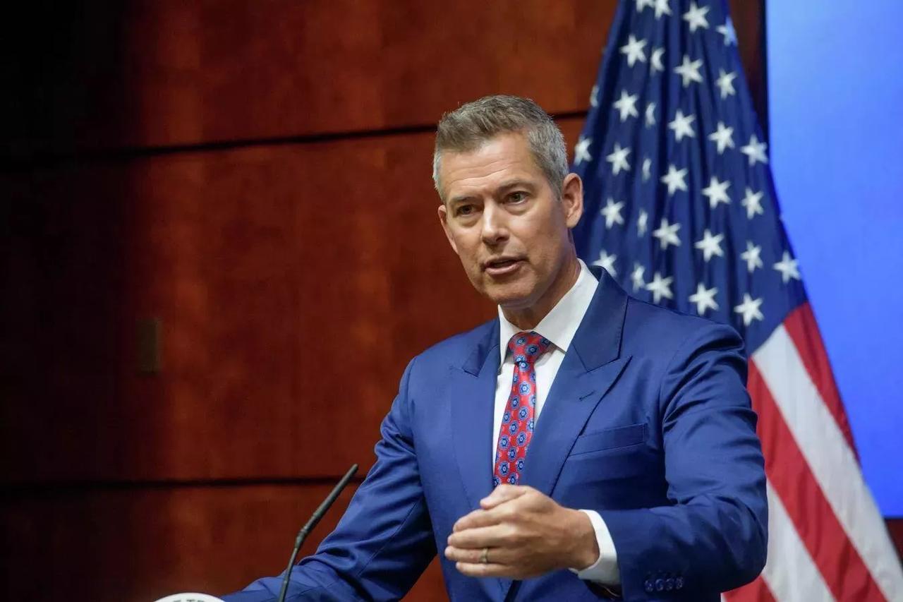 美国做出了错误选择。据俄罗斯卫星通讯社9月1日报道，美国交通部长达菲表示，中