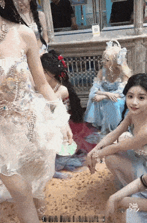 这么多美女，好奇她们打什么样的工呢？